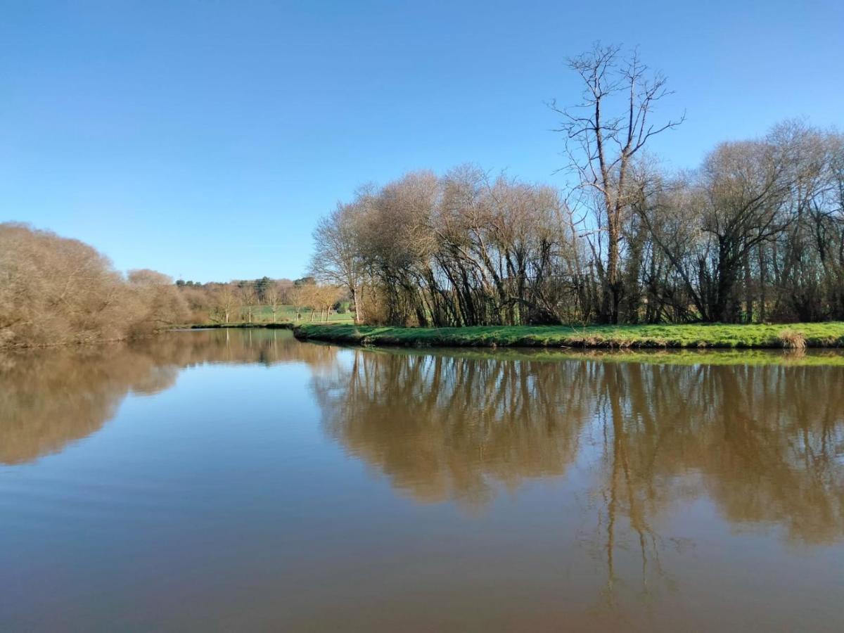 Hebergement Canal Val D'Oust Kültér fotó