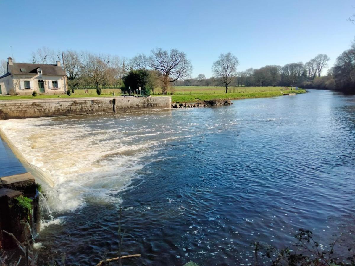 Hebergement Canal Val D'Oust Kültér fotó
